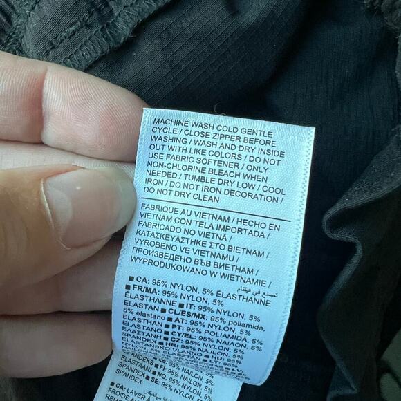 Athleta Trekkie Black High Rise Parachute Pant Size 6 - Picture 8 of 9